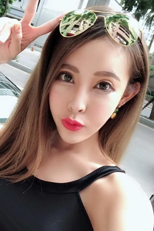 热播电视剧《长夜书店》海报